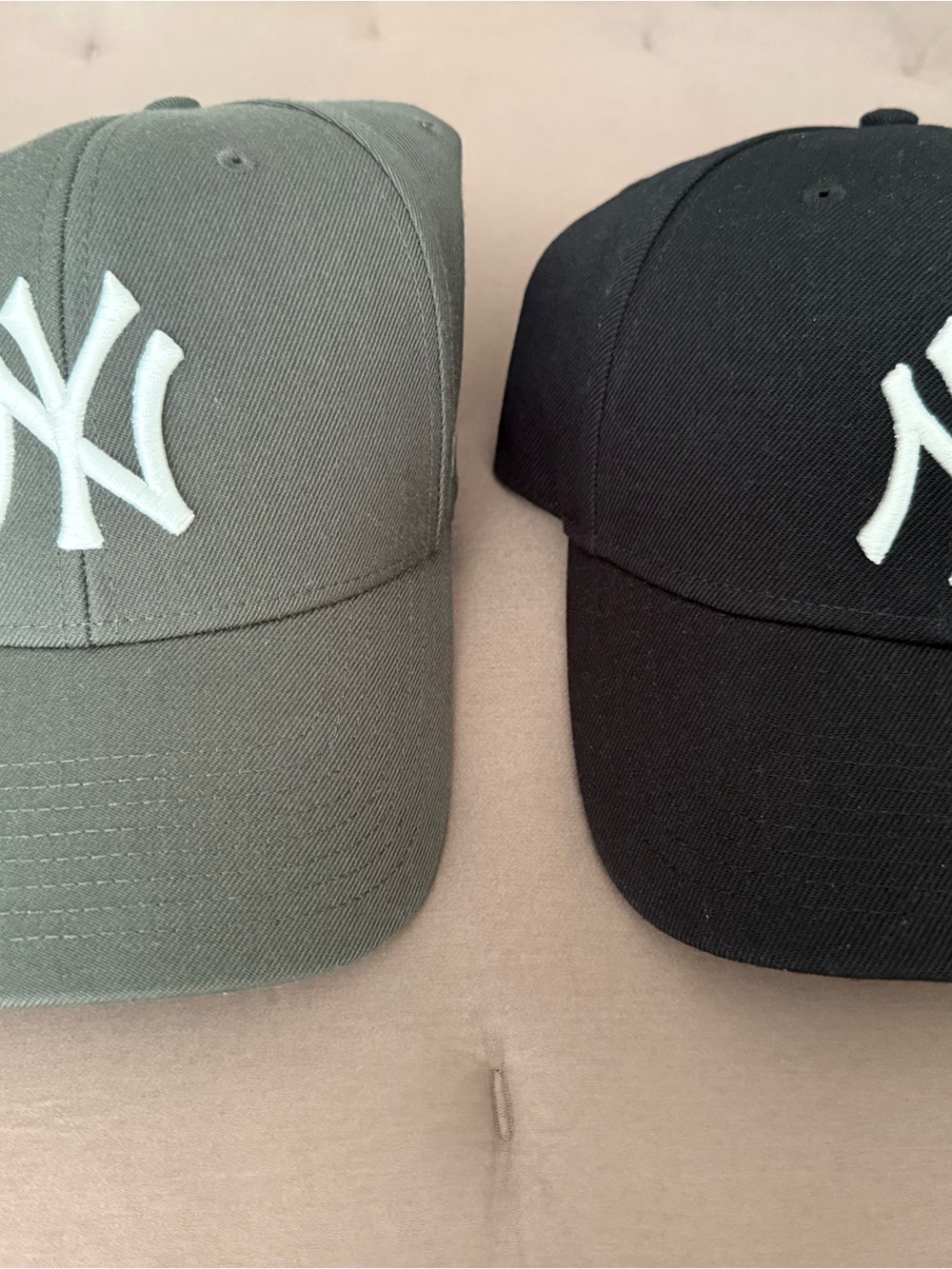 New York Yankees Logo Baseball Cap (Bundle) - Gray and Black ‘47